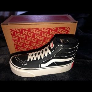 Vans portable charger